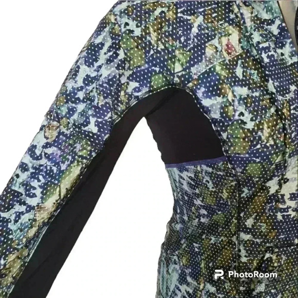 Lululemon Runbeam Half Zip Floral UPF Hoodie - Picture 5 of 12